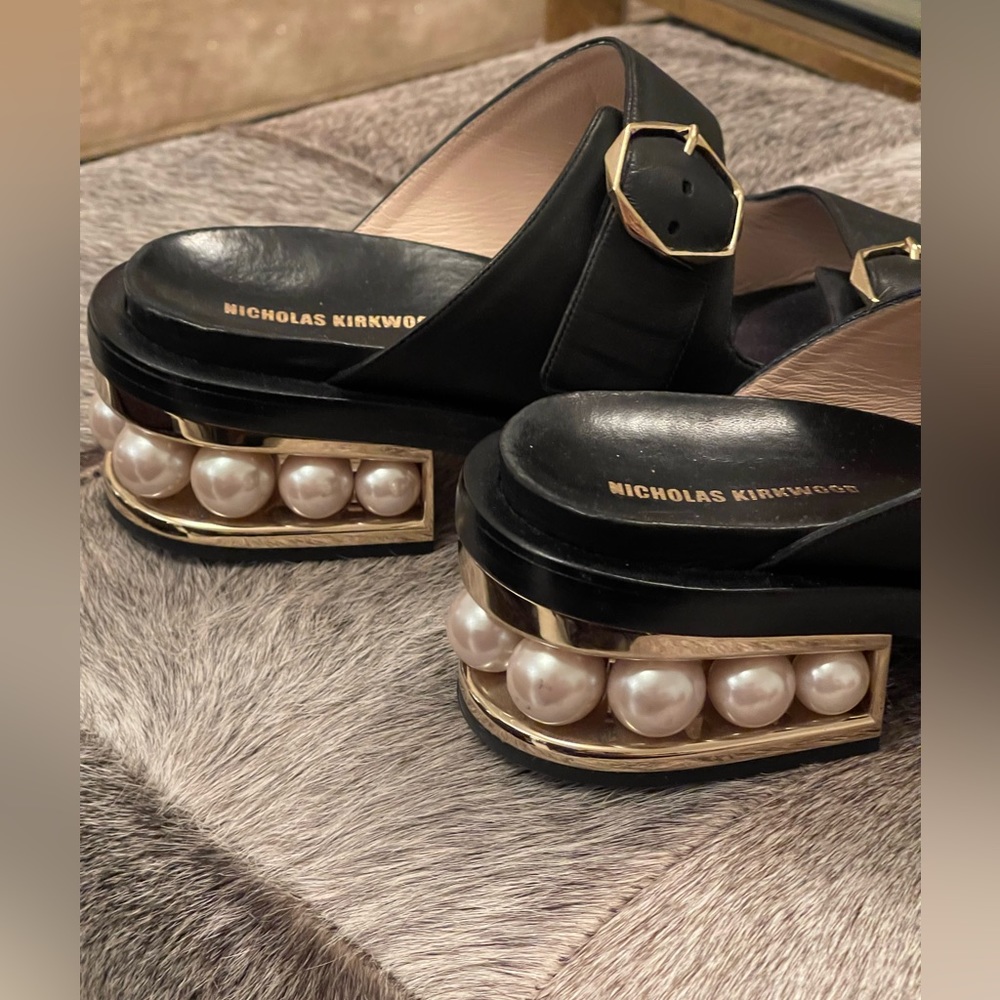 Nicholas Kirkwood Black and Pearl Sandals 39